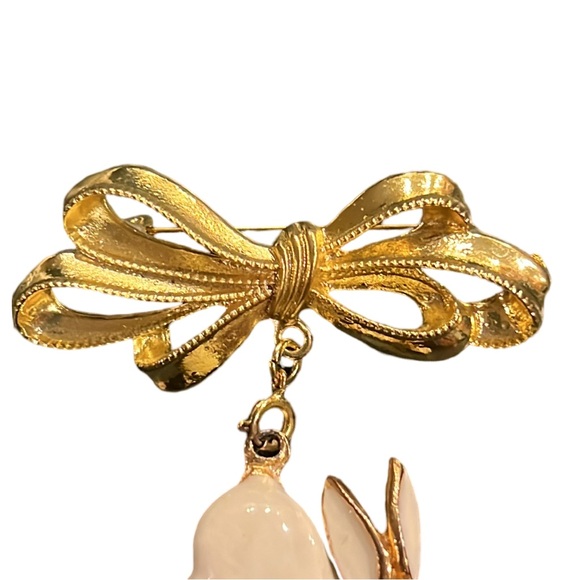 1996 Phister ENT gold tone bow brooch & White Bunny Rabbit charm rhinestones - Picture 3 of 5